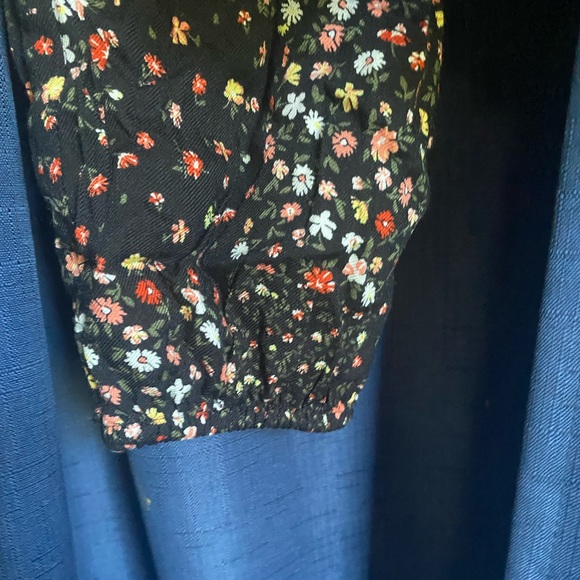 NWT Arizona “Black Patch” Cropped Blouse - Picture 4 of 4